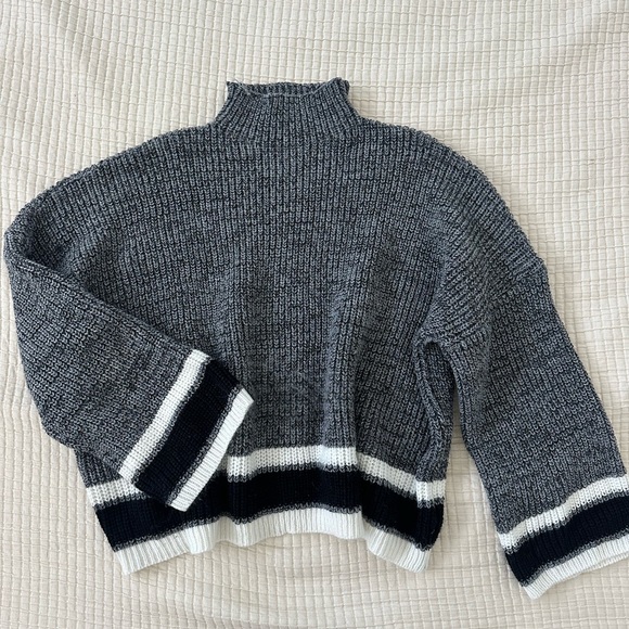 Boxy Crop Mock Neck Sweater Heather Gray M - Picture 1 of 6